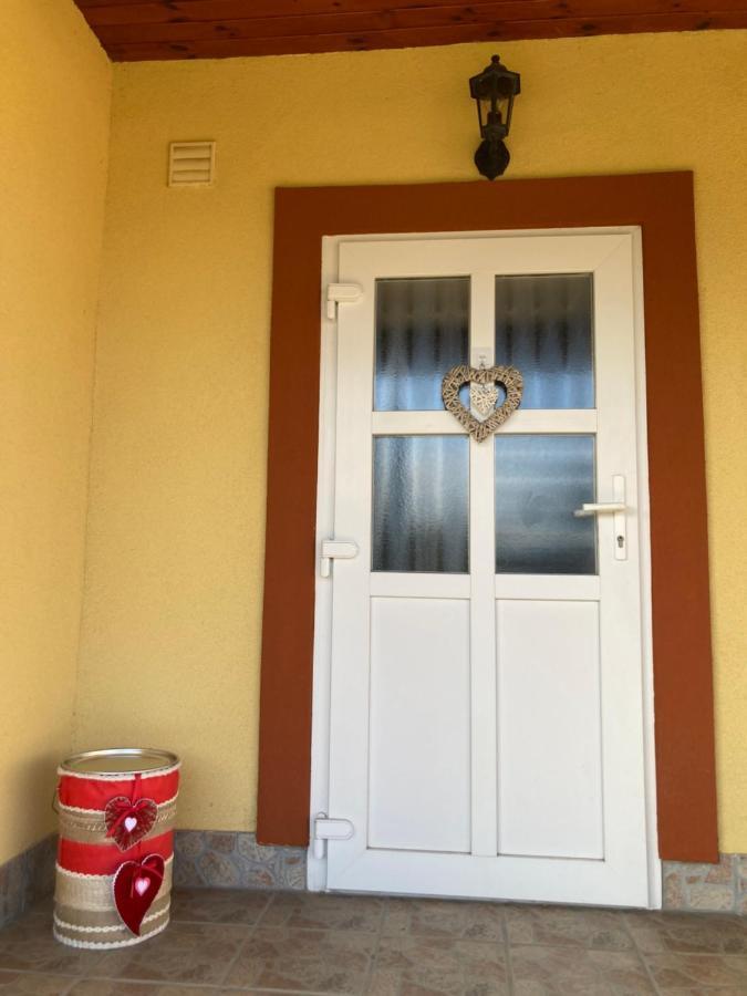 Tiszavirag Vendeghaz Lägenhet Tiszacsege Exteriör bild